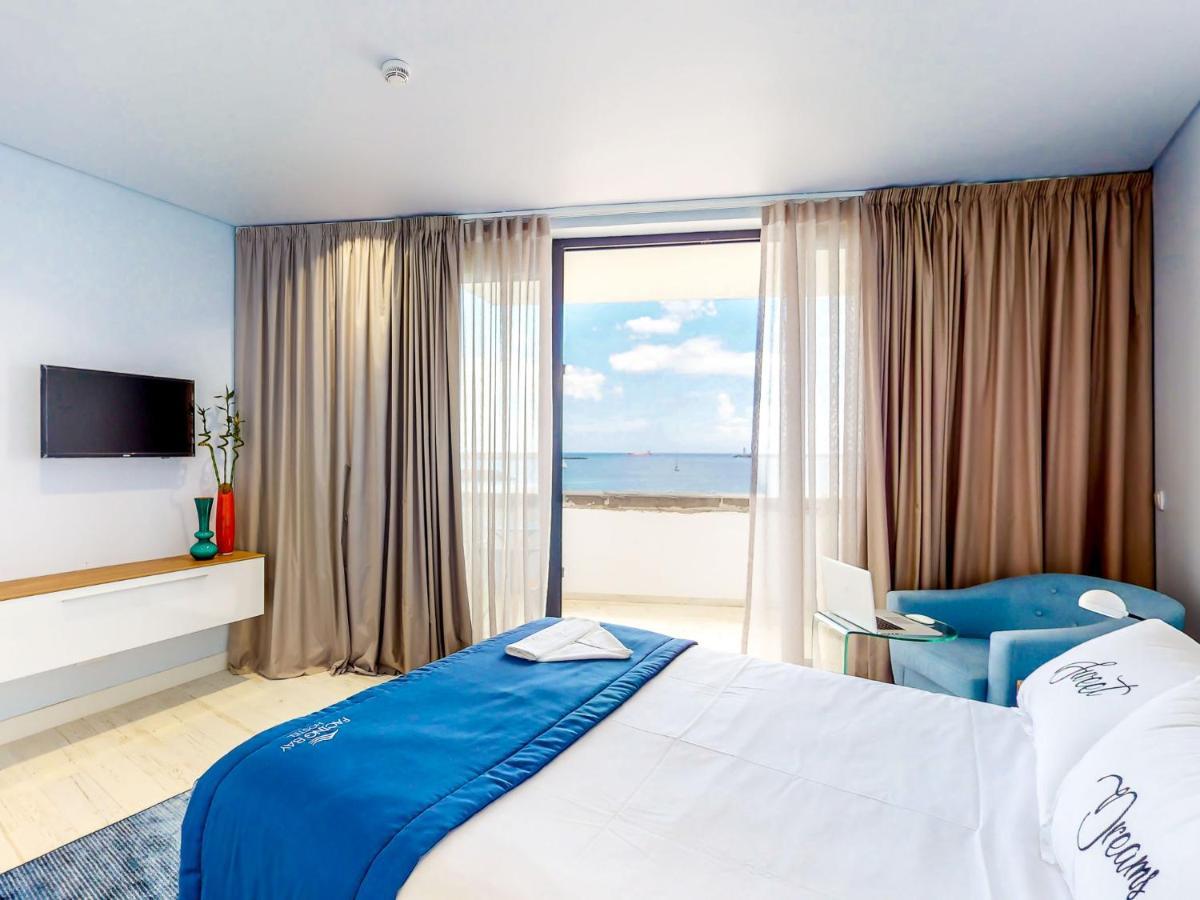 Facing Bay Hostel Praia da Vitória Екстериор снимка